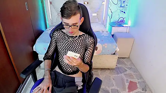 Top and bottom online show from 03/21/26, 08:23