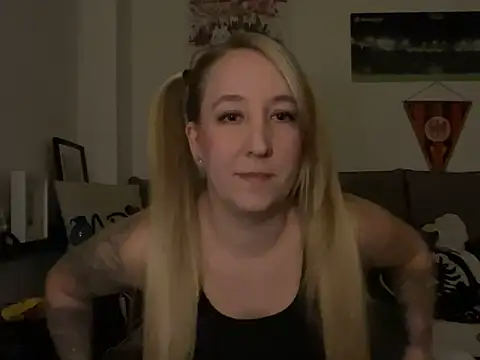 Snapshot of Ninimaus chatting on 02/20/26, 09:04 Ninimaus online show from 02/20/26, 09:04