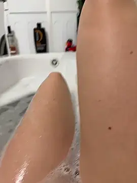 Snapshot of Ninimaus chatting on 03/01/26, 05:48 Ninimaus online show from 03/01/26, 05:48