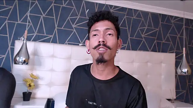 Snapshot of NoaahTylor chatting on 02/20/26, 08:09 NoaahTylor online show from 02/20/26, 08:09