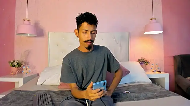 NoaahTylor online show from 03/30/26, 09:38