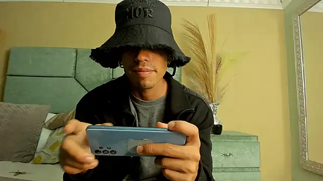 NoaahTylor online show from 05/16/26, 10:36