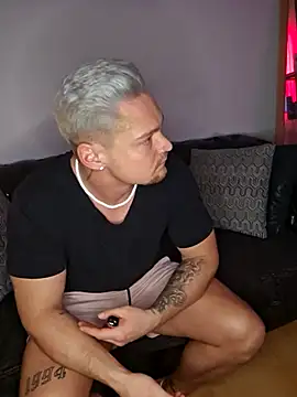 Snapshot of EddyRise- chatting on 02/13/26, 06:26 EddyRise- online show from 02/13/26, 06:26