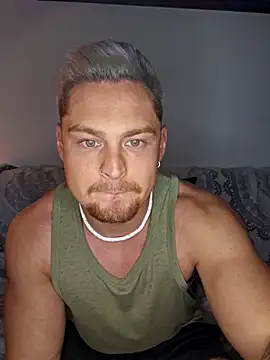 Snapshot of EddyRise- chatting on 02/23/26, 05:32 EddyRise- online show from 02/23/26, 05:32