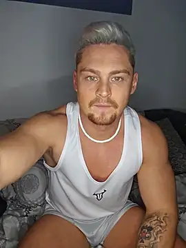 Snapshot of EddyRise- chatting on 02/24/26, 04:49 EddyRise- online show from 02/24/26, 04:49