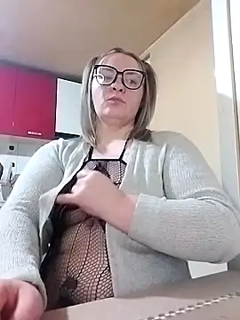 HotStepmommy4 online show from 03/20/26, 10:25