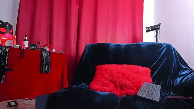 lilyruso online show from 05/25/26, 11:22