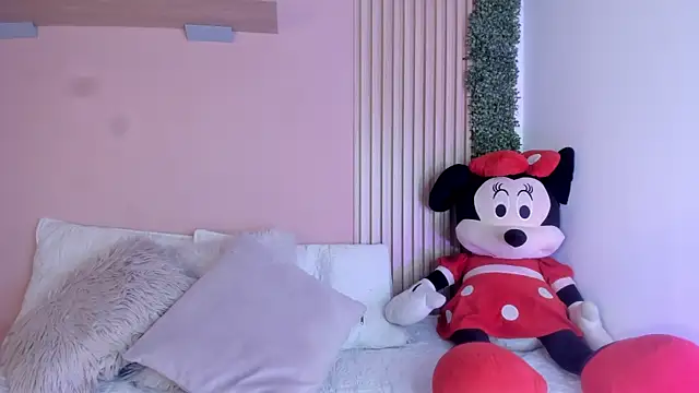 Winnie cutee online show from 04/11/26, 03:11