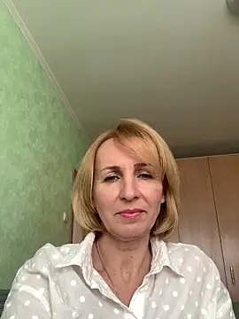 Snapshot of VeltaMur975 chatting on 02/18/26, 10:00 VeltaMur975 online show from 02/18/26, 10:00