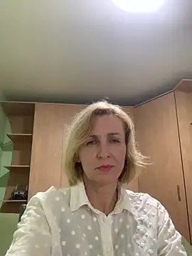 Snapshot of VeltaMur975 chatting on 02/23/26, 01:41 VeltaMur975 online show from 02/23/26, 01:41