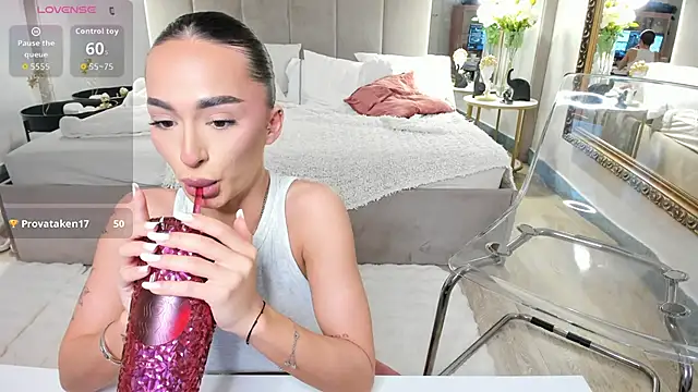 EvaK  online show from 03/18/26, 05:43