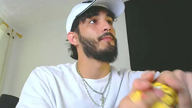 LovexJuxn8 online show from 02/18/26, 07:32