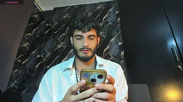 LovexJuxn8 online show from 03/23/26, 07:29