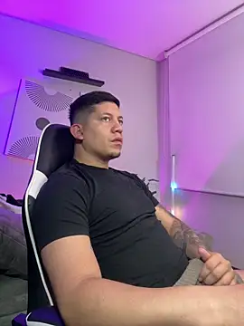  robertobaggioo online show from 04/03/26, 12:36