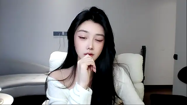 MedeLineayr online show from 03/11/26, 04:02