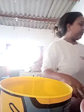 PerlaCurvasgrandes online show from 02/17/26, 02:35