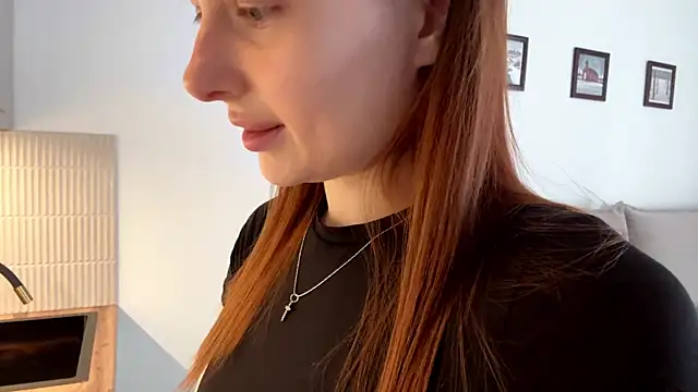 Snapshot of NyxaraBloom chatting on 02/18/26, 09:49 NyxaraBloom online show from 02/18/26, 09:49