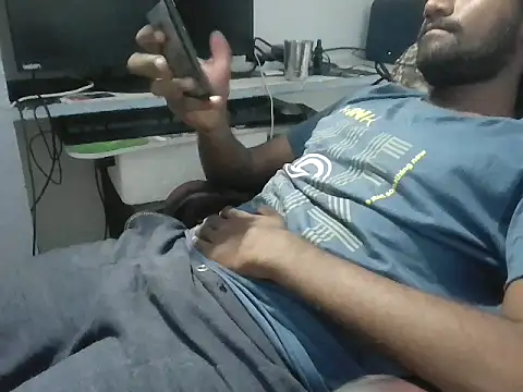 Snapshot of Tinku_1324 chatting on 02/14/26, 12:57 Tinku 1324 online show from 02/14/26, 12:57