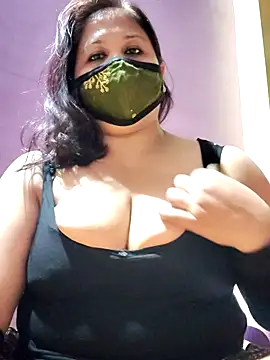 Snapshot of pikachush chatting on 04/15/26, 03:35 pikachush online show from 04/15/26, 03:35