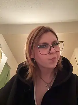 Milli-Kiss online show from 04/06/26, 07:04