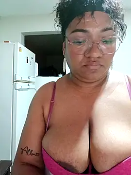 Snapshot of honey-suckle chatting on 02/15/26, 07:51 honey-suckle online show from 02/15/26, 07:51