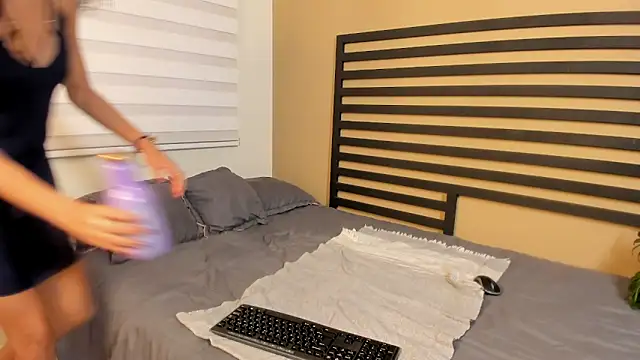 Snapshot of Tamia_25 chatting on 02/18/26, 12:01 Tamia 25 online show from 02/18/26, 12:01