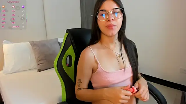 eva swan  online show from 04/27/26, 12:47
