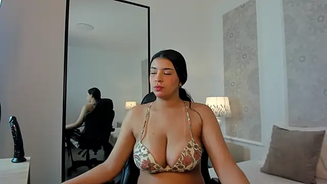 evelin villan online show from 04/01/26, 12:17