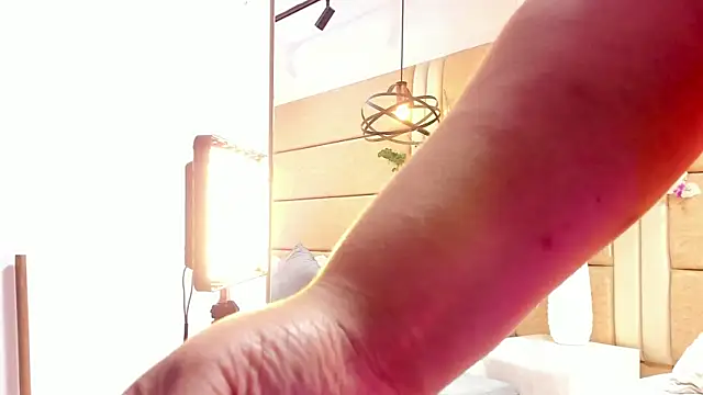VanessaLanz online show from 05/04/26, 12:23