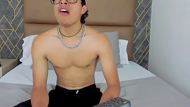 Escanor Hot online show from 02/19/26, 07:32