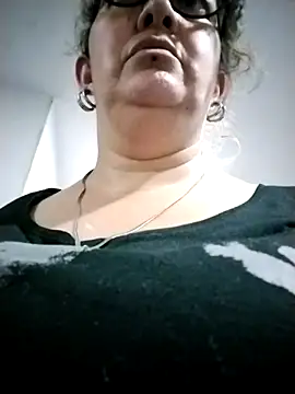  Saraqueen online show from 03/15/26, 12:05