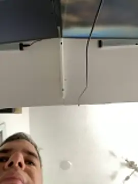 awesomemilkss online show from 04/13/26, 08:58