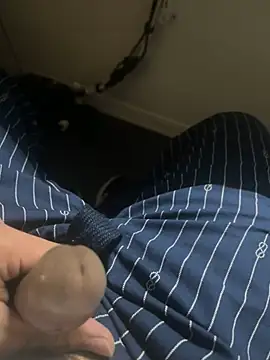 awesomemilkss online show from 04/15/26, 03:02