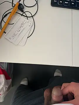 awesomemilkss online show from 04/16/26, 09:39