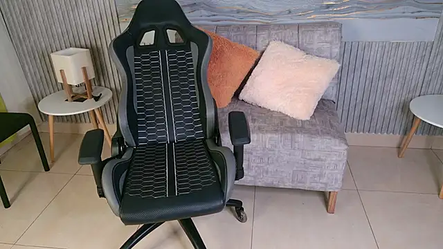 Snapshot of Abby18_ chatting on 02/27/26, 04:12 Abby18 online show from 02/27/26, 04:12