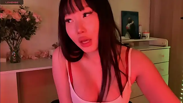 Snapshot of whispersofdarsy chatting on 02/18/26, 07:32 whispersofdarsy online show from 02/18/26, 07:32