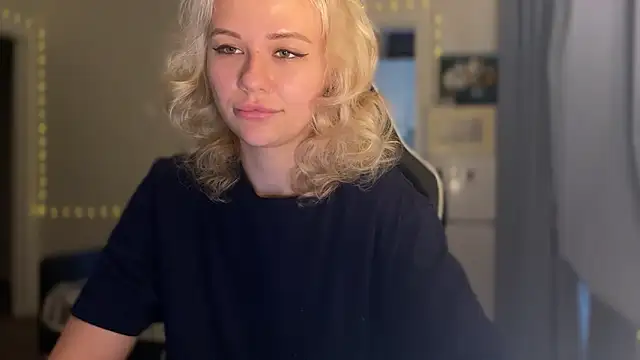 Leylia Lily online show from 03/11/26, 09:48