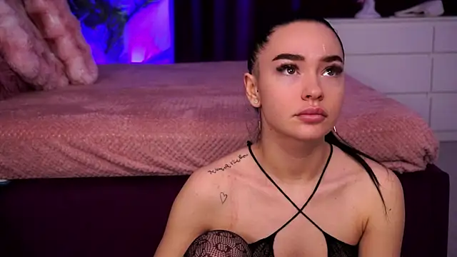 SashaLorrenz online show from 04/15/26, 04:30