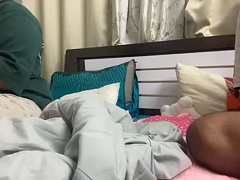 litt couple online show from 02/21/26, 06:20