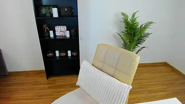 khloe starrr online show from 06/01/26, 02:41