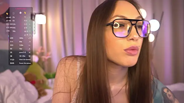 Snapshot of Alicia_Wood chatting on 02/17/26, 03:29 Alicia Wood online show from 02/17/26, 03:29