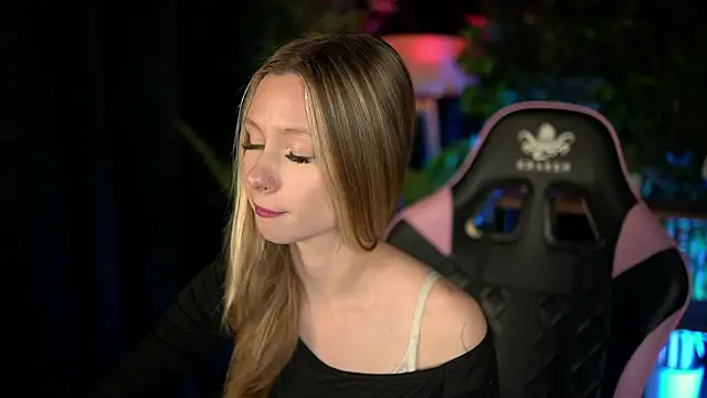 SweetDaisy me online show from 02/25/26, 03:10