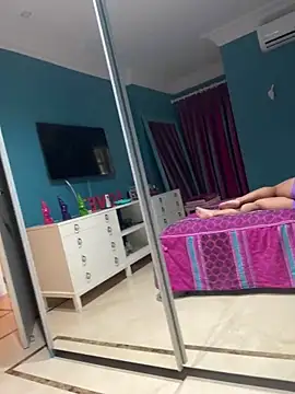 safadinhaputinha69 online show from 02/18/26, 08:38