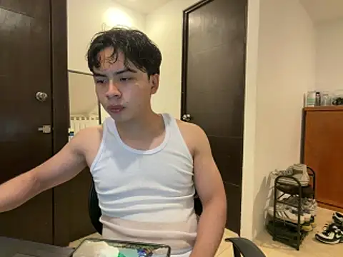 Snapshot of BentoBoxxx chatting on 05/07/26, 01:00 BentoBoxxx online show from 05/07/26, 01:00