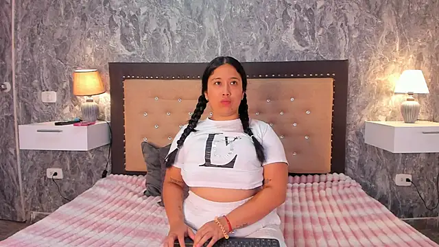 Snapshot of Daphne_sweett chatting on 03/01/26, 12:40 Daphne sweett online show from 03/01/26, 12:40