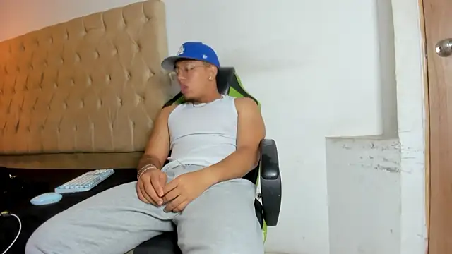 MaxSeduce23 online show from 02/24/26, 01:20