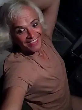 Snapshot of dustbunny64 chatting on 03/27/26, 02:50 dustbunny64 online show from 03/27/26, 02:50