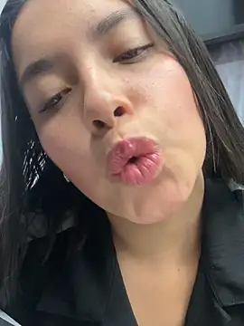 Miss Bella Flame online show from 06/02/26, 08:00