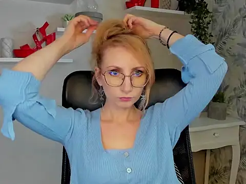 CinderellaMoon online show from 03/03/26, 06:30