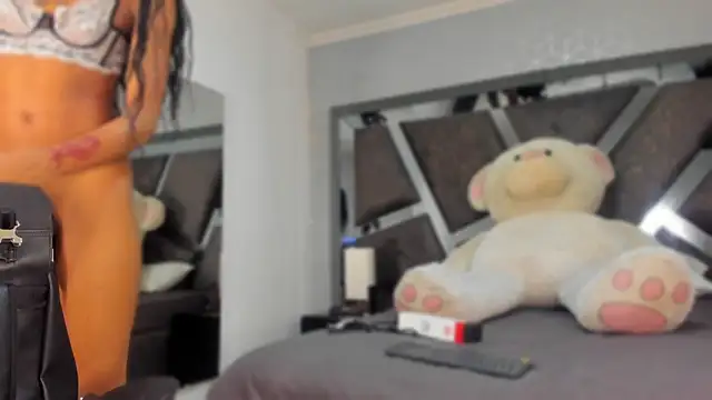 Snapshot of ElektraBomdans chatting on 02/25/26, 03:49 ElektraBomdans online show from 02/25/26, 03:49